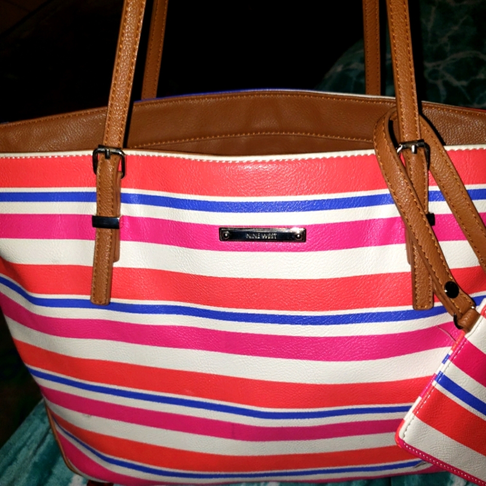 Nineteenth shoulder bag with matching coin bag brand new